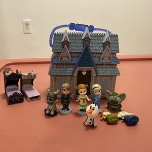 Disney Animators' Collection Littles Arendelle Castle Playset